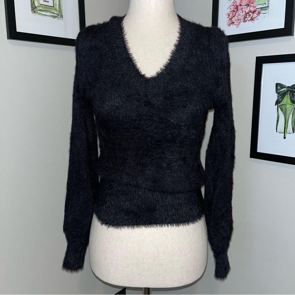 ⚠️ CLEARANCE ⚠️ H&M Fuzzy V Neck Sweater